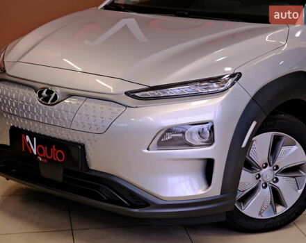 Серый Хендай Kona, объемом двигателя 0 л и пробегом 88 тыс. км за 20300 $, фото 10 на Automoto.ua