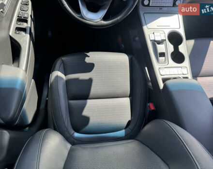 Серый Хендай Kona, объемом двигателя 0 л и пробегом 71 тыс. км за 16999 $, фото 24 на Automoto.ua