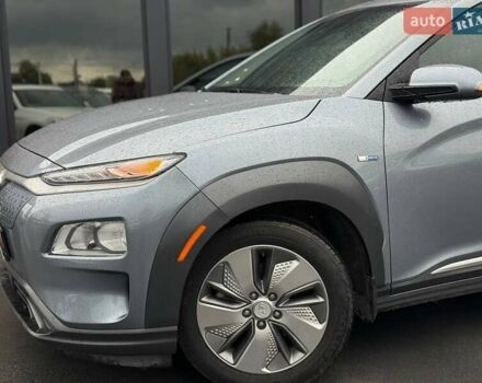 Сірий Хендай Kona, об'ємом двигуна 0 л та пробігом 61 тис. км за 17700 $, фото 4 на Automoto.ua