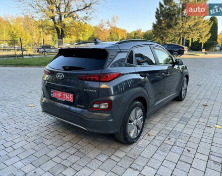 Сірий Хендай Kona, об'ємом двигуна 0 л та пробігом 114 тис. км за 15999 $, фото 5 на Automoto.ua