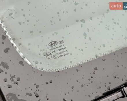 Серый Хендай Kona, объемом двигателя 0 л и пробегом 74 тыс. км за 15250 $, фото 26 на Automoto.ua