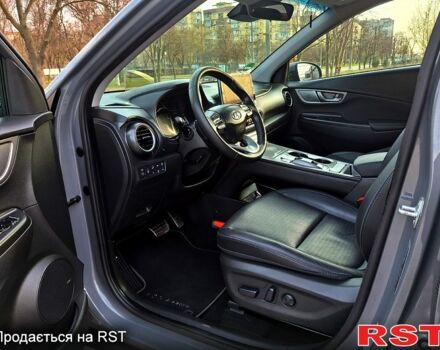 Сірий Хендай Kona, об'ємом двигуна 0 л та пробігом 86 тис. км за 18200 $, фото 5 на Automoto.ua