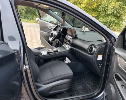 Серый Хендай Kona, объемом двигателя 0 л и пробегом 141 тыс. км за 17200 $, фото 17 на Automoto.ua