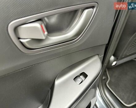 Серый Хендай Kona, объемом двигателя 0 л и пробегом 74 тыс. км за 15250 $, фото 86 на Automoto.ua