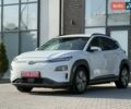 Серый Хендай Kona, объемом двигателя 0 л и пробегом 93 тыс. км за 17970 $, фото 12 на Automoto.ua