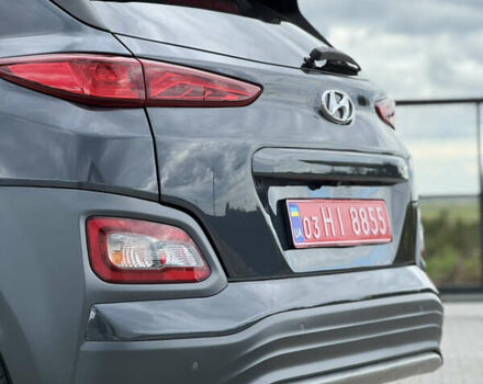 Серый Хендай Kona, объемом двигателя 0 л и пробегом 62 тыс. км за 16900 $, фото 18 на Automoto.ua