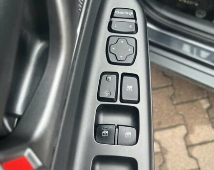 Серый Хендай Kona, объемом двигателя 0 л и пробегом 98 тыс. км за 17700 $, фото 10 на Automoto.ua