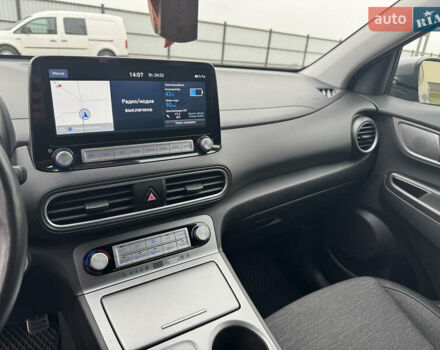 Сірий Хендай Kona, об'ємом двигуна 0 л та пробігом 44 тис. км за 16000 $, фото 13 на Automoto.ua