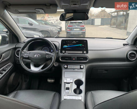 Серый Хендай Kona, объемом двигателя 0 л и пробегом 107 тыс. км за 18900 $, фото 12 на Automoto.ua