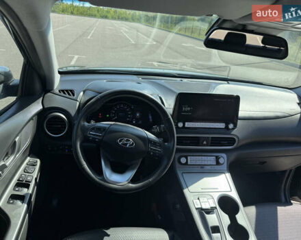 Серый Хендай Kona, объемом двигателя 0 л и пробегом 71 тыс. км за 16999 $, фото 23 на Automoto.ua