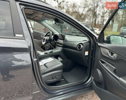 Сірий Хендай Kona, об'ємом двигуна 0 л та пробігом 61 тис. км за 18800 $, фото 34 на Automoto.ua