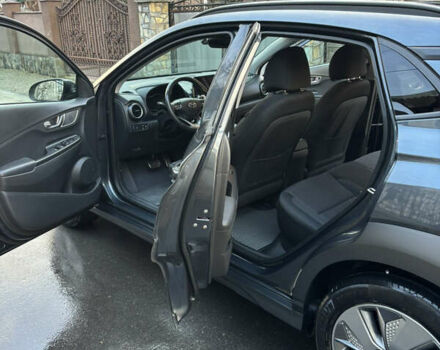Серый Хендай Kona, объемом двигателя 0 л и пробегом 23 тыс. км за 16900 $, фото 19 на Automoto.ua