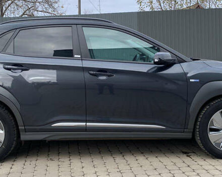 Серый Хендай Kona, объемом двигателя 0 л и пробегом 107 тыс. км за 18900 $, фото 6 на Automoto.ua