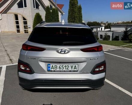 Серый Хендай Kona, объемом двигателя 0 л и пробегом 31 тыс. км за 20000 $, фото 3 на Automoto.ua