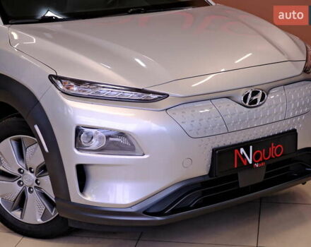 Серый Хендай Kona, объемом двигателя 0 л и пробегом 88 тыс. км за 20300 $, фото 6 на Automoto.ua