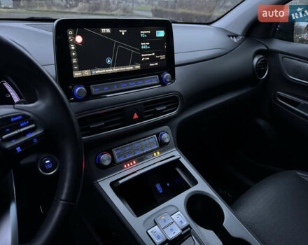 Серый Хендай Kona, объемом двигателя 0 л и пробегом 98 тыс. км за 18300 $, фото 9 на Automoto.ua