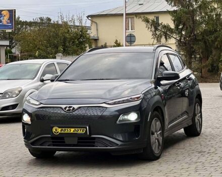 Серый Хендай Kona, объемом двигателя 64 л и пробегом 50 тыс. км за 23700 $, фото 2 на Automoto.ua