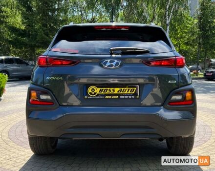 Серый Хендай Kona, объемом двигателя 2 л и пробегом 51 тыс. км за 17300 $, фото 5 на Automoto.ua