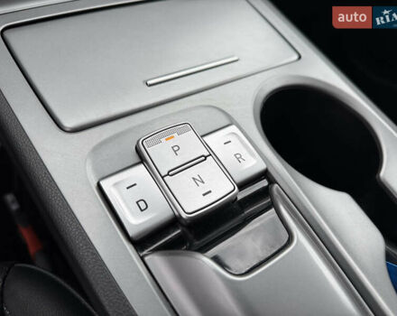Серый Хендай Kona, объемом двигателя 0 л и пробегом 62 тыс. км за 16900 $, фото 26 на Automoto.ua