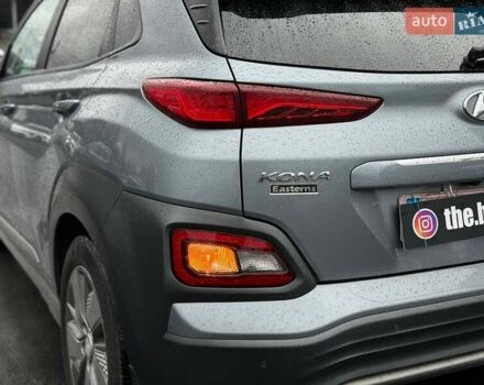 Сірий Хендай Kona, об'ємом двигуна 0 л та пробігом 61 тис. км за 17700 $, фото 12 на Automoto.ua