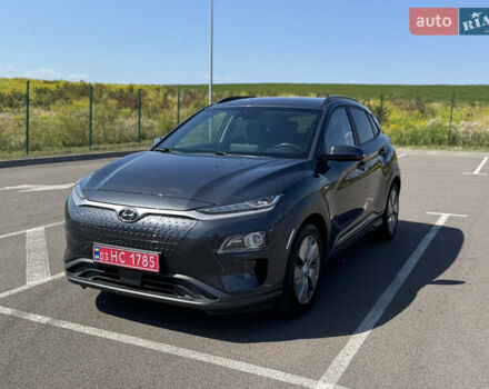 Серый Хендай Kona, объемом двигателя 0 л и пробегом 71 тыс. км за 16999 $, фото 1 на Automoto.ua