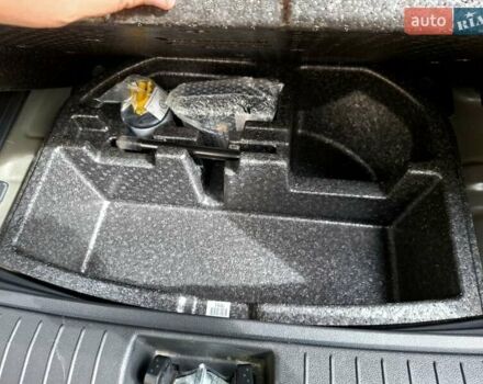 Сірий Хендай Kona, об'ємом двигуна 0 л та пробігом 128 тис. км за 16900 $, фото 28 на Automoto.ua