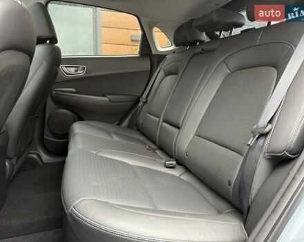 Сірий Хендай Kona, об'ємом двигуна 0 л та пробігом 61 тис. км за 17700 $, фото 47 на Automoto.ua