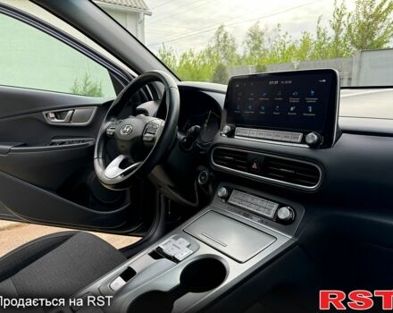 Сірий Хендай Kona, об'ємом двигуна 99 л та пробігом 96 тис. км за 15999 $, фото 6 на Automoto.ua