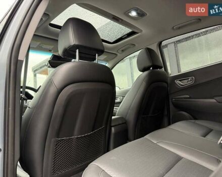 Сірий Хендай Kona, об'ємом двигуна 0 л та пробігом 61 тис. км за 17700 $, фото 48 на Automoto.ua