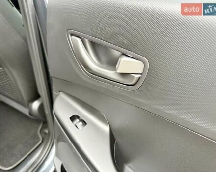 Серый Хендай Kona, объемом двигателя 0 л и пробегом 74 тыс. км за 15250 $, фото 80 на Automoto.ua