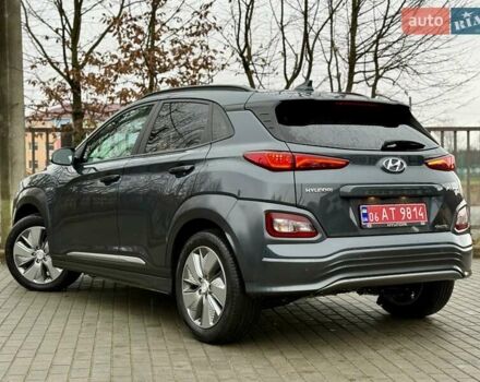Серый Хендай Kona, объемом двигателя 0 л и пробегом 74 тыс. км за 15250 $, фото 13 на Automoto.ua