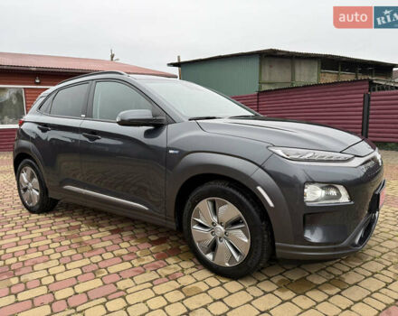 Серый Хендай Kona, объемом двигателя 0 л и пробегом 60 тыс. км за 15555 $, фото 5 на Automoto.ua