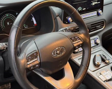 Сірий Хендай Kona, об'ємом двигуна 0 л та пробігом 98 тис. км за 17900 $, фото 14 на Automoto.ua