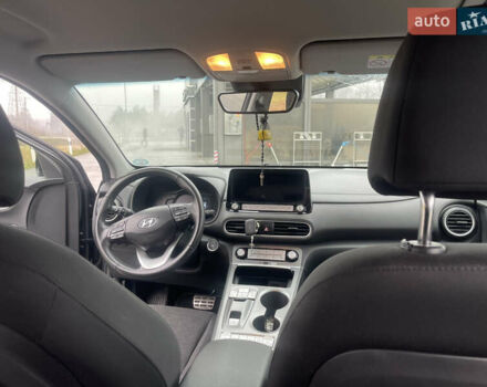 Сірий Хендай Kona, об'ємом двигуна 0 л та пробігом 132 тис. км за 15500 $, фото 9 на Automoto.ua