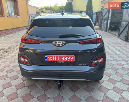 Сірий Хендай Kona, об'ємом двигуна 0 л та пробігом 40 тис. км за 16799 $, фото 6 на Automoto.ua