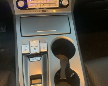 Сірий Хендай Kona, об'ємом двигуна 0 л та пробігом 123 тис. км за 18600 $, фото 5 на Automoto.ua