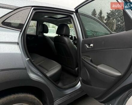 Сірий Хендай Kona, об'ємом двигуна 0 л та пробігом 61 тис. км за 17700 $, фото 55 на Automoto.ua