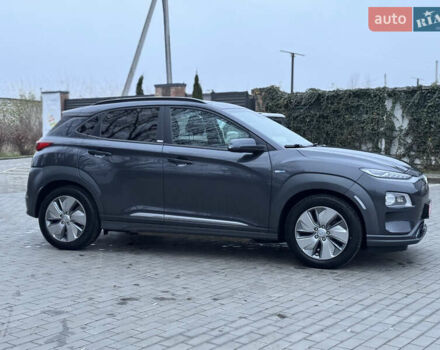 Серый Хендай Kona, объемом двигателя 0 л и пробегом 98 тыс. км за 18300 $, фото 32 на Automoto.ua