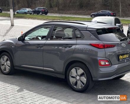 Серый Хендай Kona, объемом двигателя 64 л и пробегом 65 тыс. км за 22500 $, фото 3 на Automoto.ua