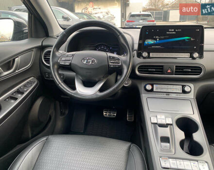 Серый Хендай Kona, объемом двигателя 0 л и пробегом 107 тыс. км за 18900 $, фото 13 на Automoto.ua