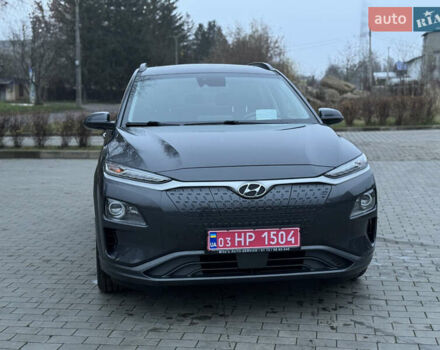 Серый Хендай Kona, объемом двигателя 0 л и пробегом 98 тыс. км за 18300 $, фото 25 на Automoto.ua