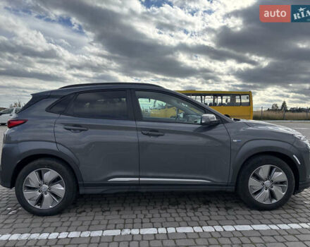 Серый Хендай Kona, объемом двигателя 0 л и пробегом 51 тыс. км за 15800 $, фото 9 на Automoto.ua