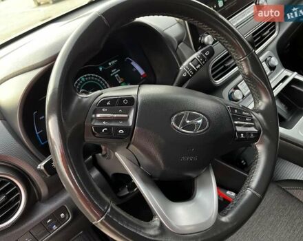 Серый Хендай Kona, объемом двигателя 0 л и пробегом 136 тыс. км за 16700 $, фото 32 на Automoto.ua