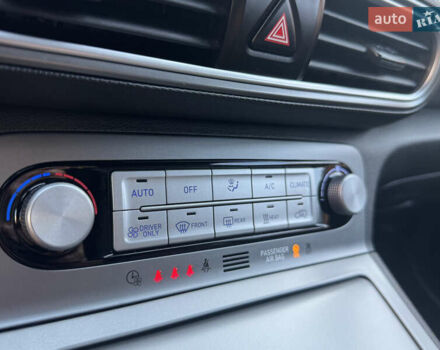 Сірий Хендай Kona, об'ємом двигуна 0 л та пробігом 40 тис. км за 16799 $, фото 53 на Automoto.ua