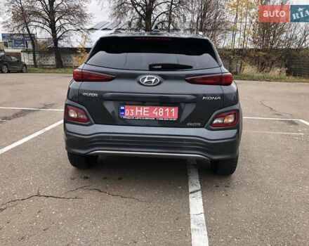 Сірий Хендай Kona, об'ємом двигуна 0 л та пробігом 70 тис. км за 18100 $, фото 4 на Automoto.ua
