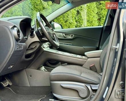 Сірий Хендай Kona, об'ємом двигуна 0 л та пробігом 36 тис. км за 16400 $, фото 19 на Automoto.ua