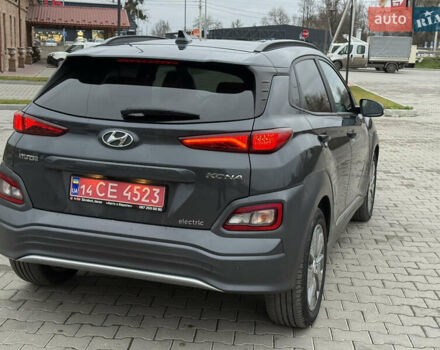 Сірий Хендай Kona, об'ємом двигуна 0 л та пробігом 98 тис. км за 17900 $, фото 5 на Automoto.ua