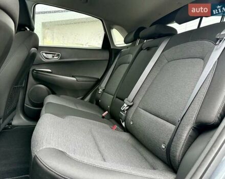 Серый Хендай Kona, объемом двигателя 0 л и пробегом 74 тыс. км за 15250 $, фото 89 на Automoto.ua