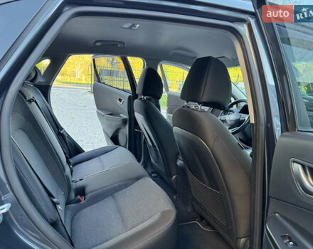 Сірий Хендай Kona, об'ємом двигуна 0 л та пробігом 114 тис. км за 15999 $, фото 19 на Automoto.ua