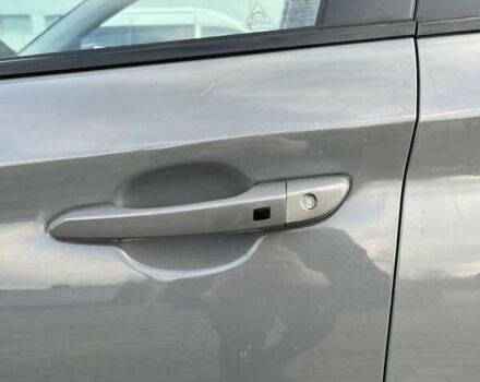 Сірий Хендай Kona, об'ємом двигуна 0 л та пробігом 90 тис. км за 13600 $, фото 34 на Automoto.ua